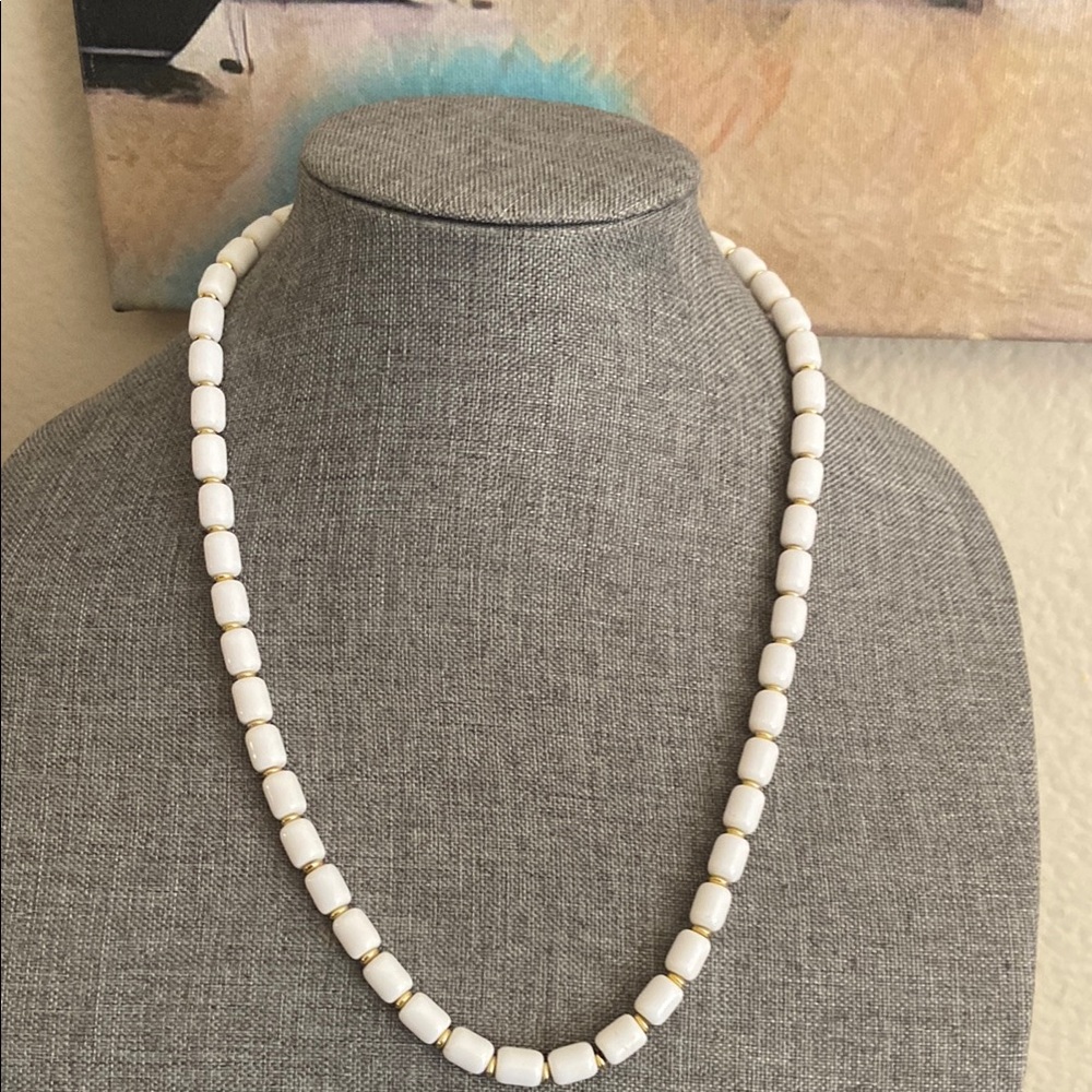 Vintage 70s Lucite White Beaded Barrel Clasp Necklace